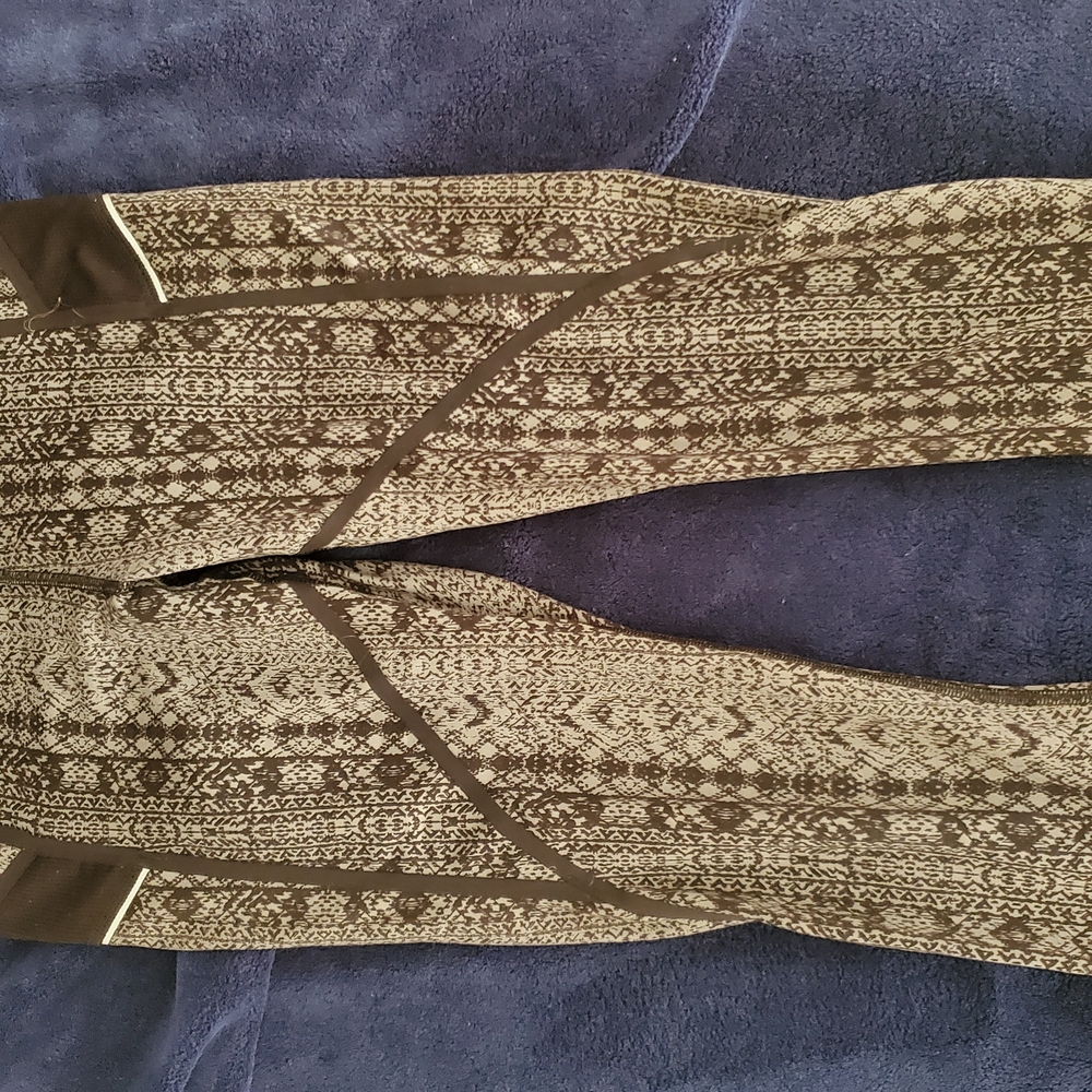 Gray And Black Patterned Capri Leggings